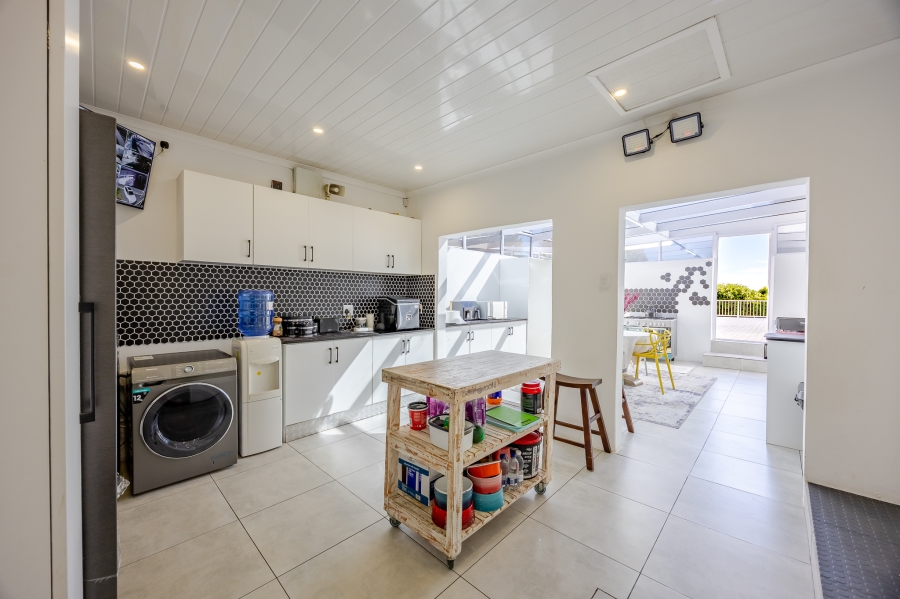 5 Bedroom Property for Sale in Milnerton Central Western Cape